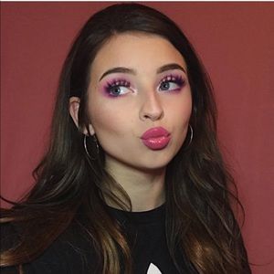 MEET THE POSHER!!! @chrxstymxkeup